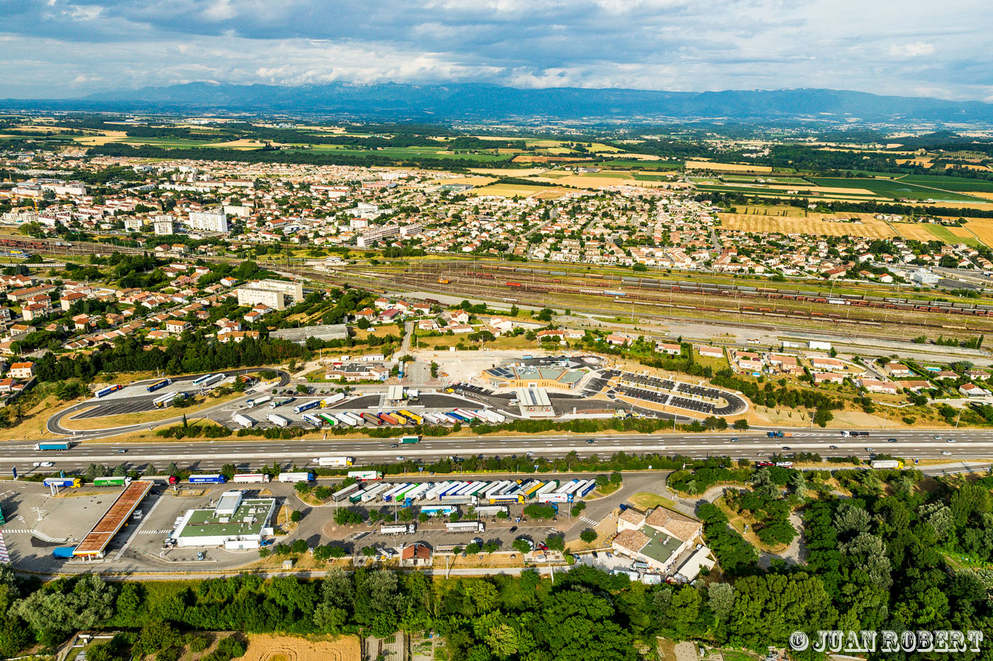 suivi aérien - JuanRobert_130703_0175.CR2Portes-lès-ValenceDrôme - Rhône-AlpesChantier station Total Autoroute A7 Portes-les-Valence