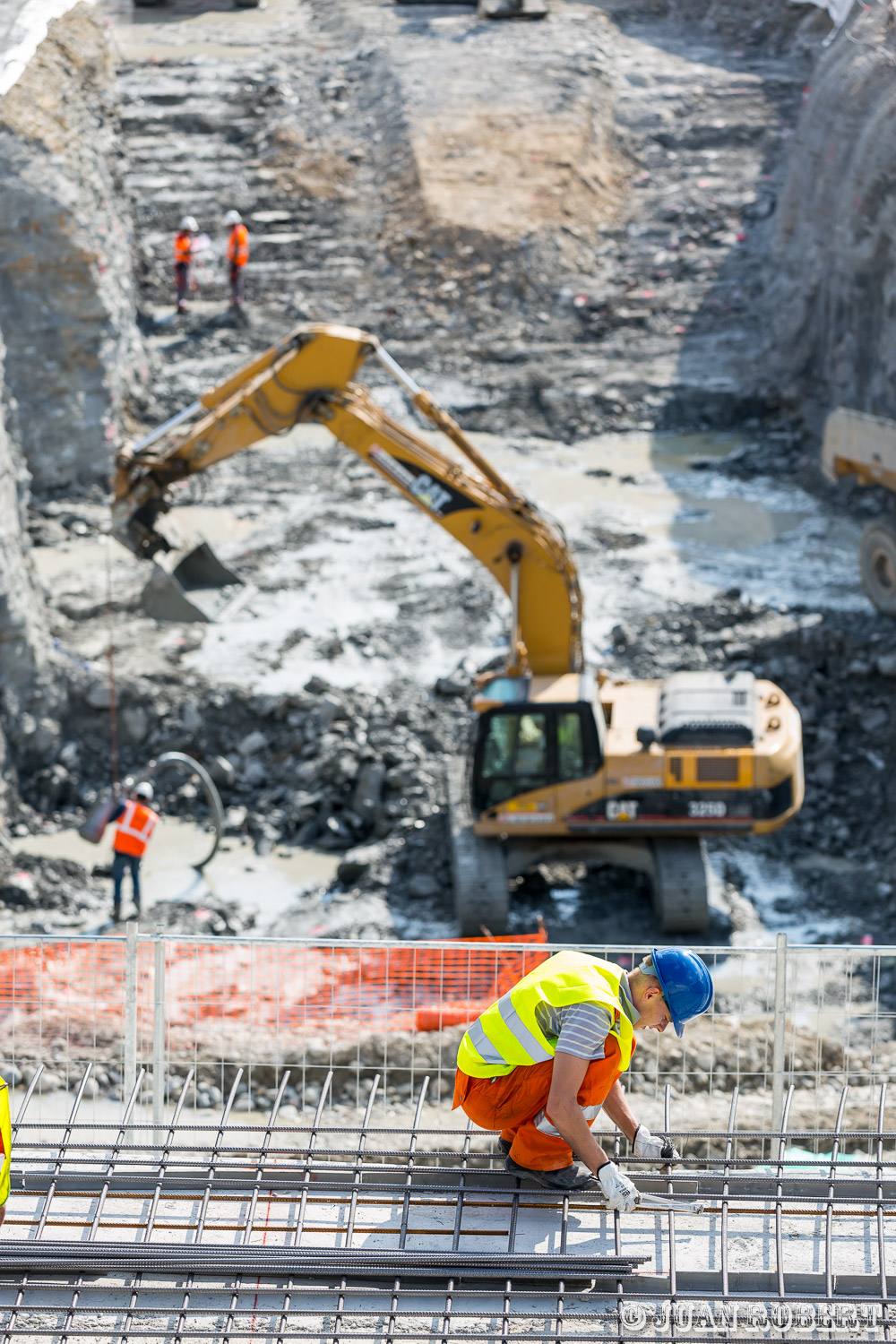 Auteur, BTP, CNR, Juan ROBERT, Le Pouzin, PCH, Photographe, building, centrale hydro electrique, chantier, machines, ouvriers, pelleteuse, rhoneLe PouzinArdêche - Rhône-AlpesCNR chantier PCH Pouzin