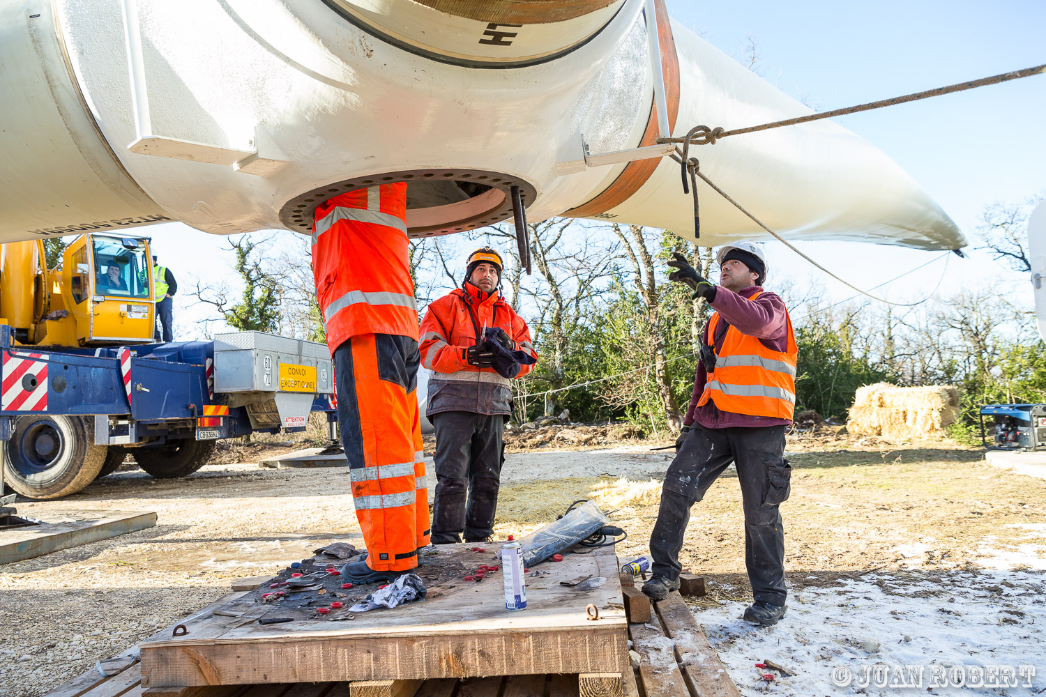 Auteur, CNR, Juan ROBERT, Photographe, building, chantier, engins, grue, ouvriers, éolienneRochefort-en-ValdaineDrôme - Rhône-AlpesChantier CNR Parc éolien de Rochefort-en-Valdaine