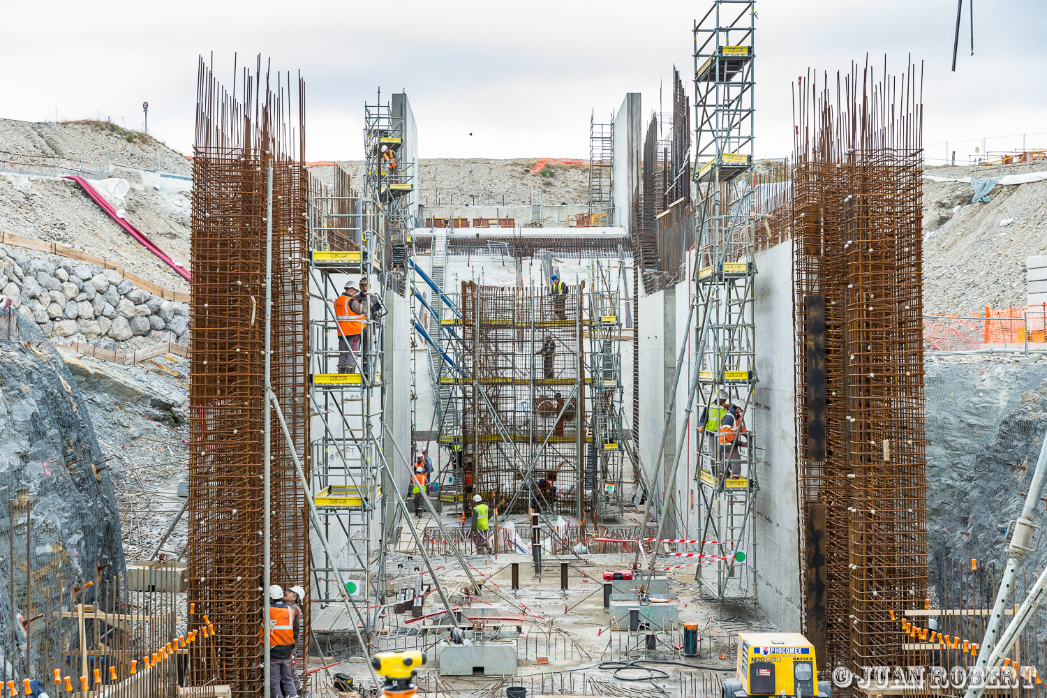 Auteur, Juan ROBERT, Le Pouzin, PCH, Photographe, Rhône, barrage, building, chantier, engins, feraillage, grue, machines, ouvriers, pelleteuseLe PouzinDrôme - Rhône-AlpesChantier CNR PCH Le Pouzin