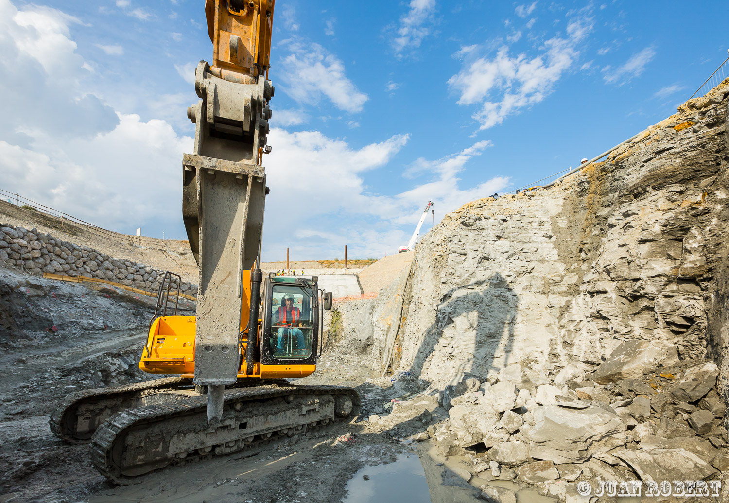 Auteur, BTP, CNR, Juan ROBERT, Le Pouzin, PCH, Photographe, building, centrale hydro electrique, chantier, machines, ouvriers, pelleteuse, rhoneLe PouzinArdêche - Rhône-AlpesCNR chantier PCH Pouzin