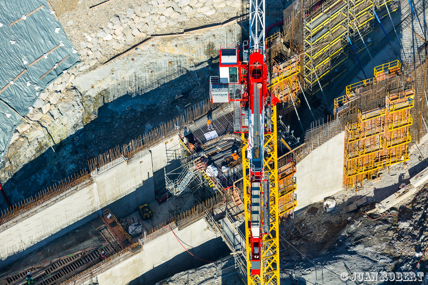 Auteur, Juan ROBERT, Le Pouzin, PCH, Photographe, building, béton, chantier, construction, echaffaudage, feraillage, fleuve, ouvriers, photo aerienne, rhoneLe PouzinDrôme - Rhône-AlpesChantier CNR PCH Le Pouzin