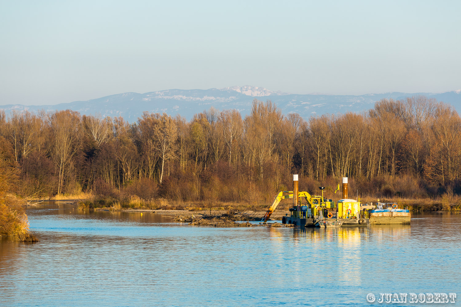 Auteur, Juan ROBERT, Photographe, buildingLoriolDrôme - Rhône-AlpesCNR, dragage à la confluence de la Drôme et du Rhône