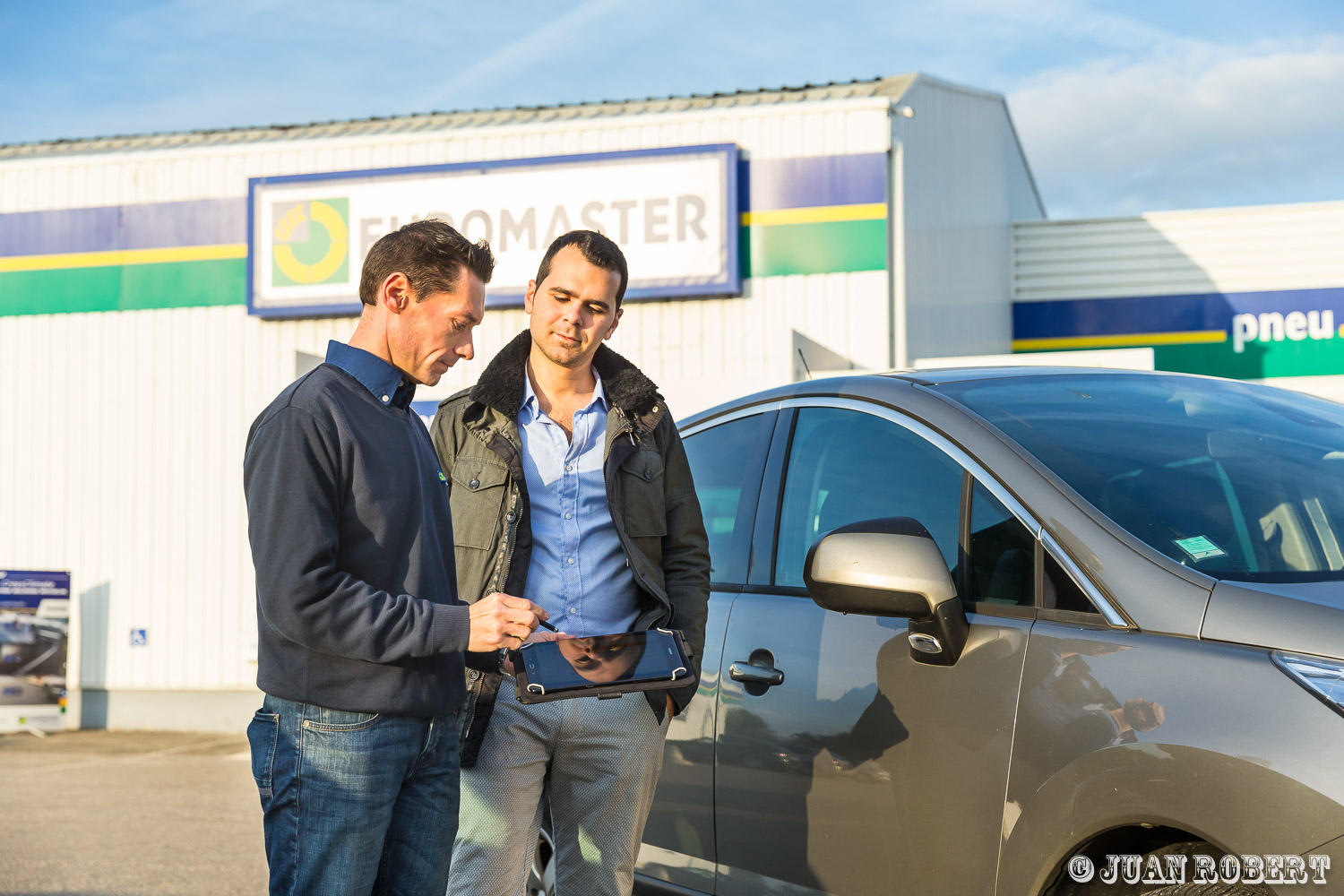 Auteur, Juan ROBERT, Photographe, Rhône-Alpes, Valence, accueil, attente, automobile, boutique, bureau, client, commerces, euromaster, garage, magasin, michelin, mobilier, ouvriers, pneu, réparation, voitureValenceDrôme - Rhône-AlpesEuromaster shooting Valence